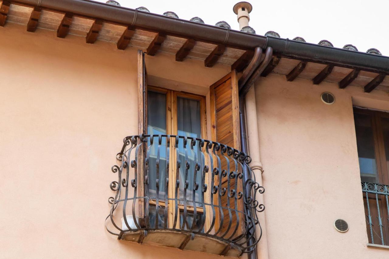 La Conca Apartment: A View On The Roman Aqueduct Περούτζια Εξωτερικό φωτογραφία